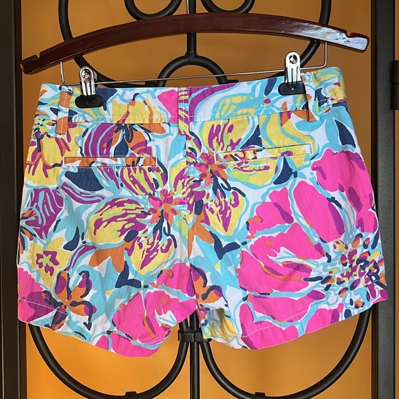 LILLY PULITZER  Besame Mucho Callahan Shorts - Picture 3 of 7